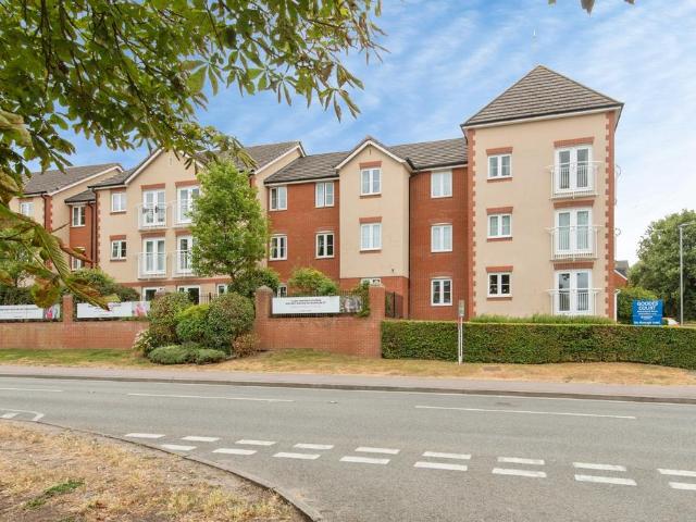 Flat for sale in King's Walden, Hertfordshire
