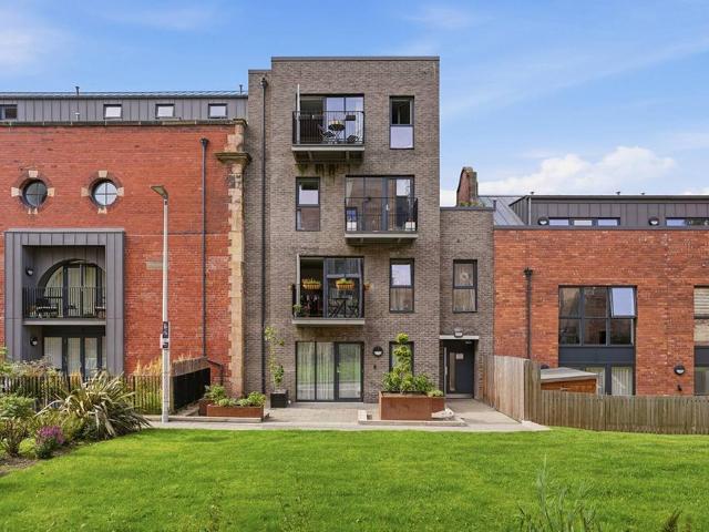 Flat for sale in Leith, Scotland