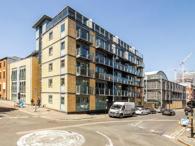 Flat for sale in Park Central, Birmingham