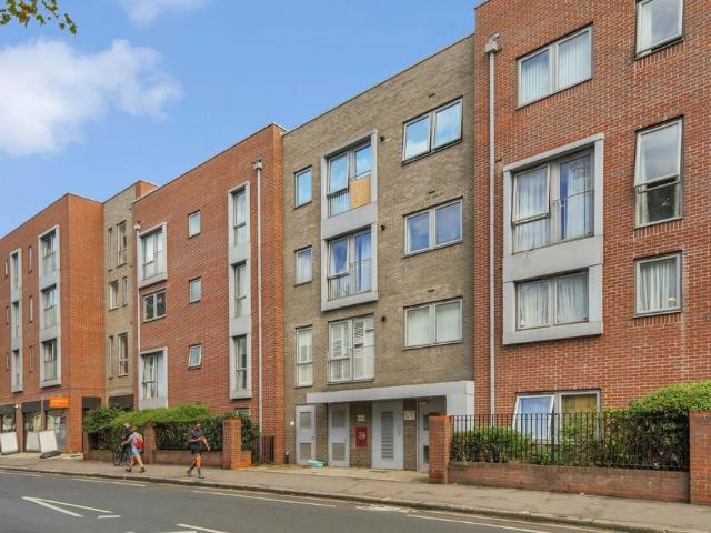 Flat for sale in London Borough of Waltham Forest, Greater London