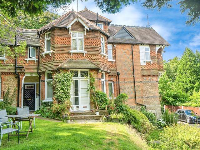 Flat for sale in Binscombe, Fole