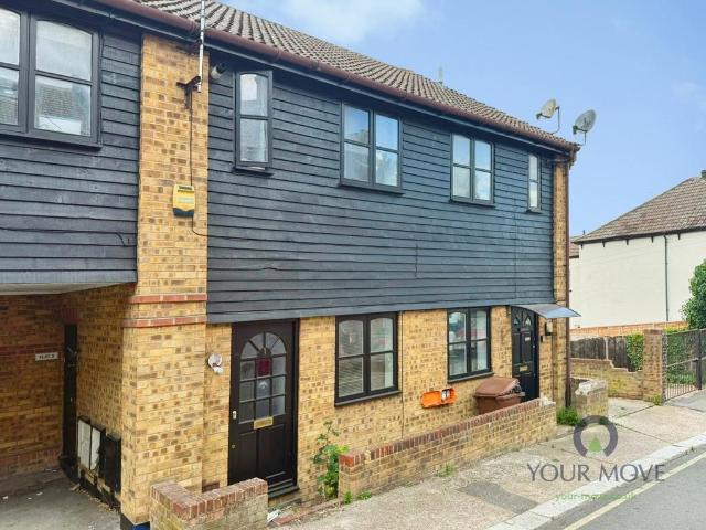 Flat for sale in Luton, Chatham