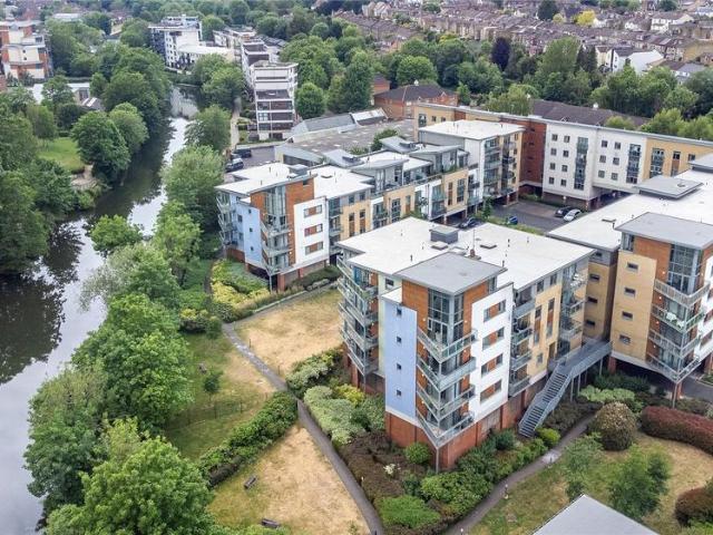 Flat for sale in Lockmeadow, Maidstone