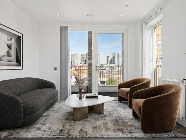Flat for sale in St. George in the East, Greater London