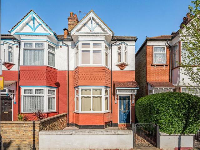 Flat for sale in London Borough of Ealing, Hanwell