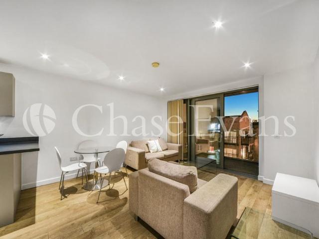 Flat for sale in Ratcliffe, Limehouse