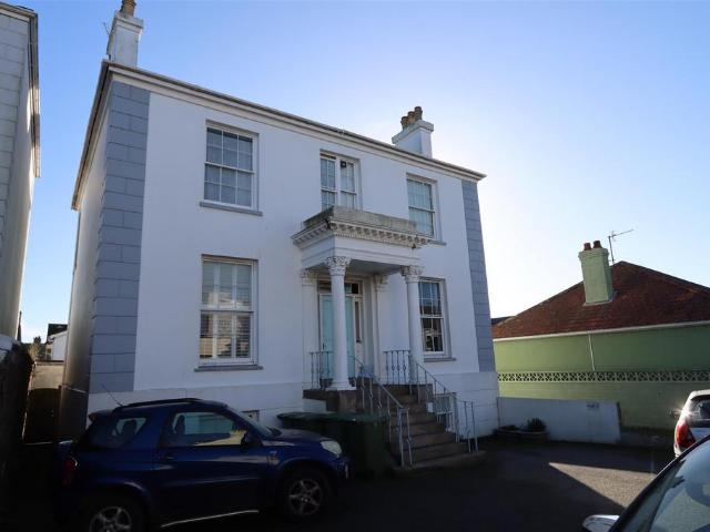 Flat for sale in St. Saviour's Court, Greater London