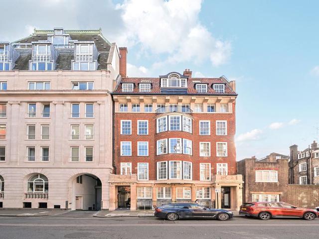 Flat for sale in Westminster, Greater London