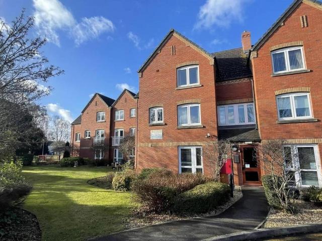 Flat for sale in Syston, Elmfield