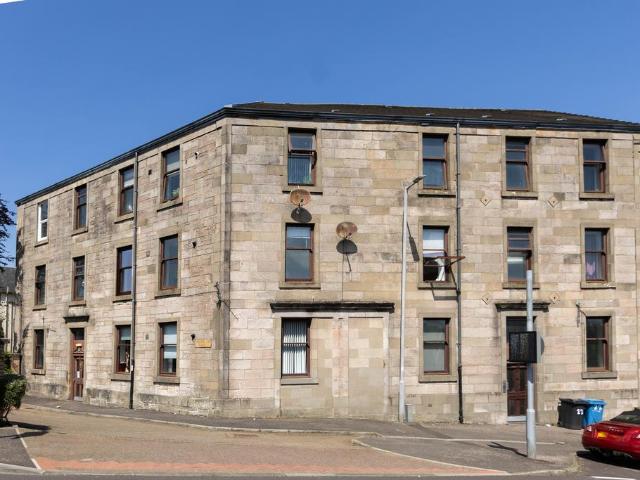Flat for sale in Overton, Greenock