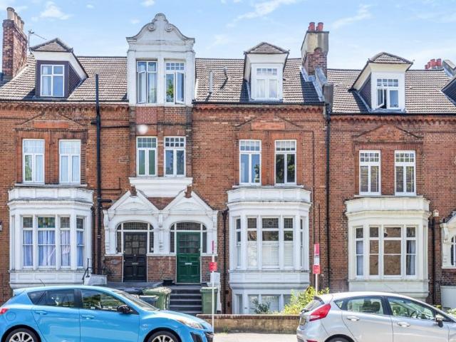Flat for sale in London Borough of Lewisham, Brockley
