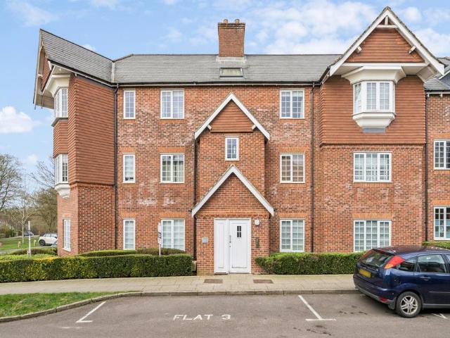 Flat for sale in Wendover, Buckinghamshire