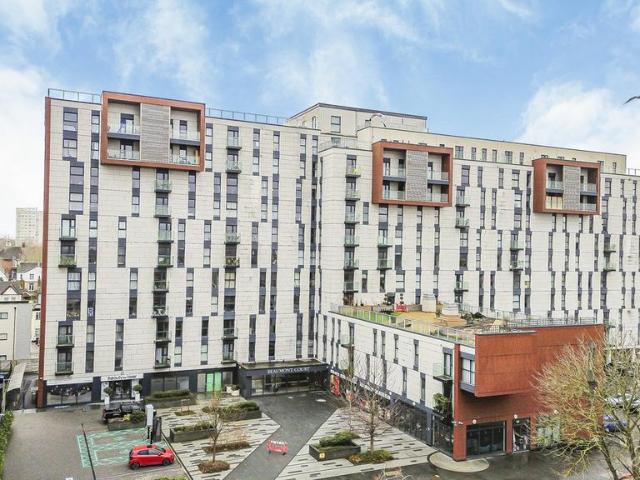 Flat for sale in Alton Barnes, Essex