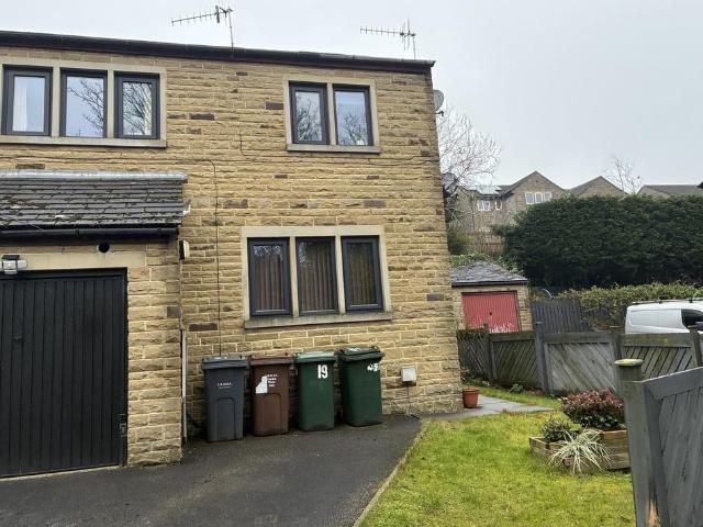 Flat for sale in Wilsden, West Yorkshire