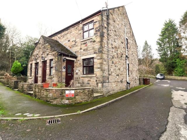 Flat for sale in Charlestown, Charlesworth