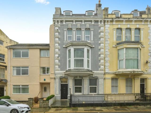 Flat for sale in West Hoe, Mount Wise
