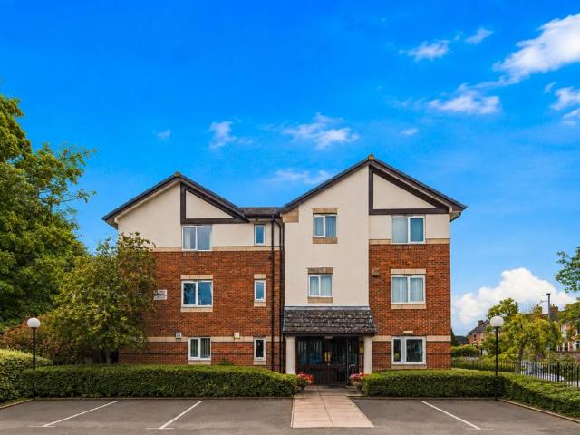 Flat for sale in Barbourne, Worcestershire
