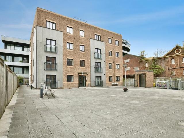 Flat for sale in Broadheath, Trafford Park