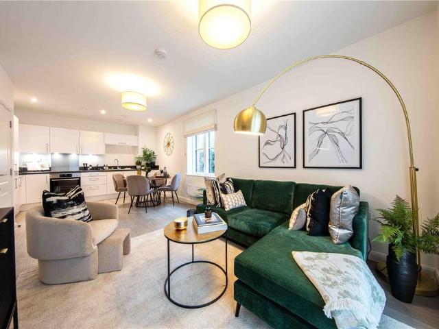 Flat for sale in Sunningdale