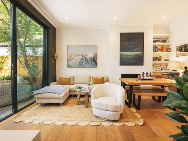 Flat for sale in London Borough of Lambeth, Greater London