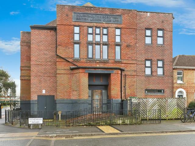Flat for sale in Boscombe, Bournemouth