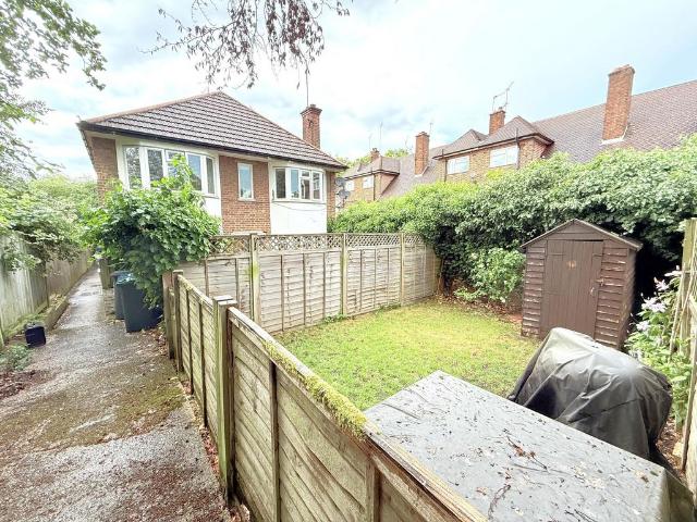 Flat for sale in East Barnet, Greater London