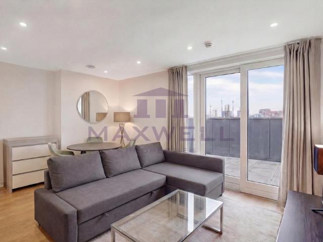 Flat for sale in Poplar Grove, Greater London