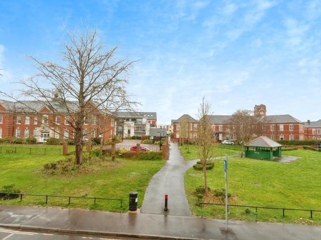 Flat for sale in Priest Down, Hampshire