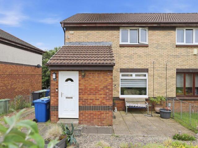 Flat for sale in Drumchapel, Scotland