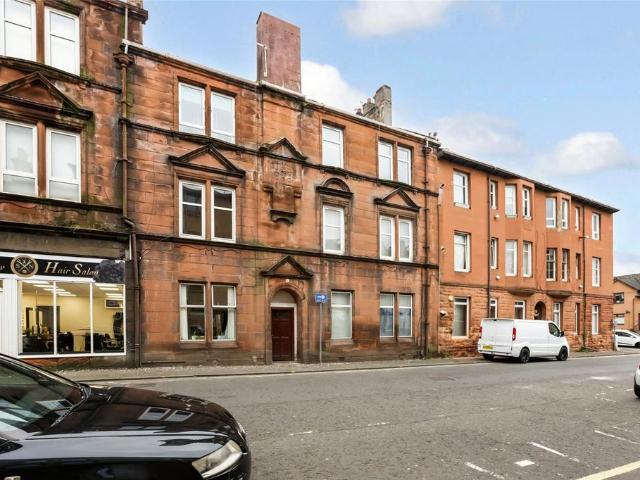 Flat for sale in Hamilton, Scotland