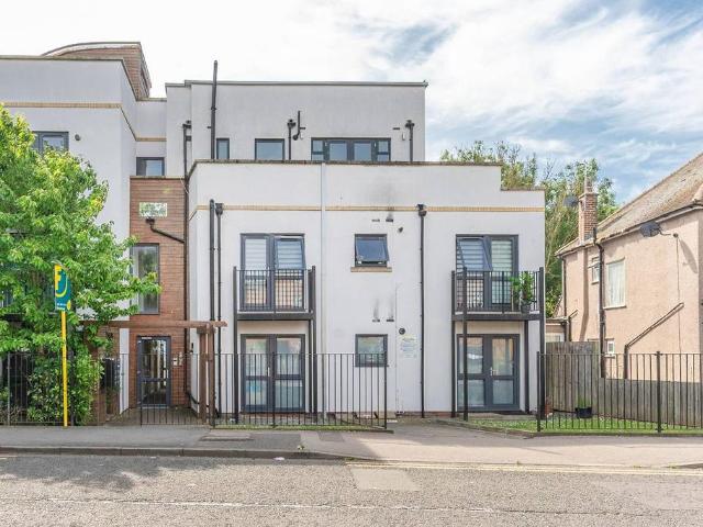 Flat for sale in South Stanmore, Little Stanmore