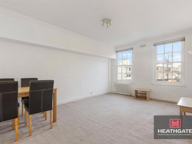 Flat for sale in Chalk Farm, Primrose Hill