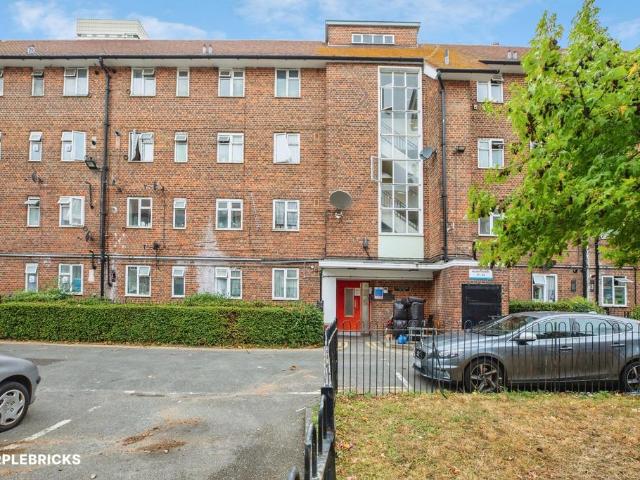Flat for sale in Elmington Estate, Greater London