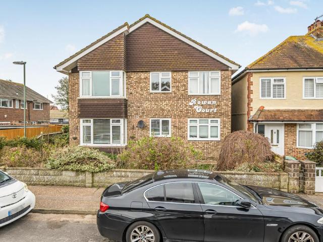 Flat for sale in Fishersgate, West Sussex