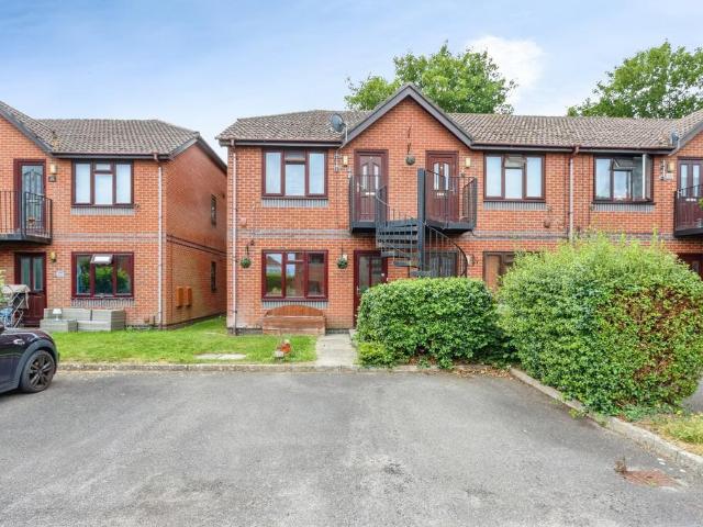 Flat for sale in Poole