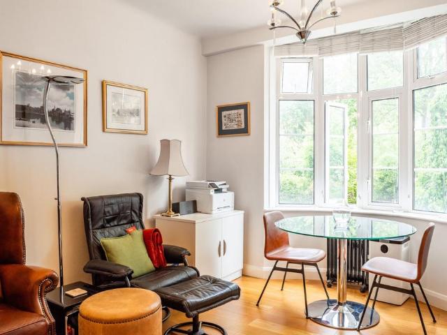 Flat for sale in St. John's Wood, Greater London