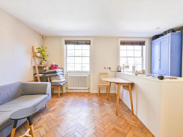 Flat for sale in King's Cross, Greater London