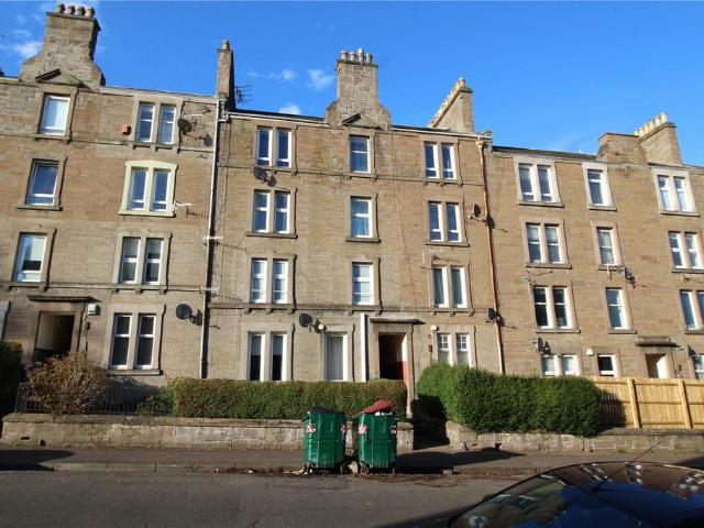 Flat for sale in West End, Scotland