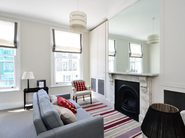 Flat for sale in Brompton, Greater London