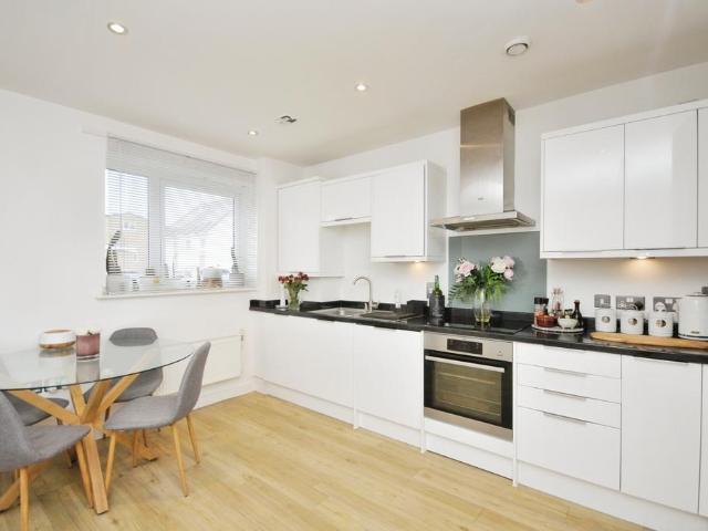 Flat for sale in London Borough of Croydon, Thornton Heath
