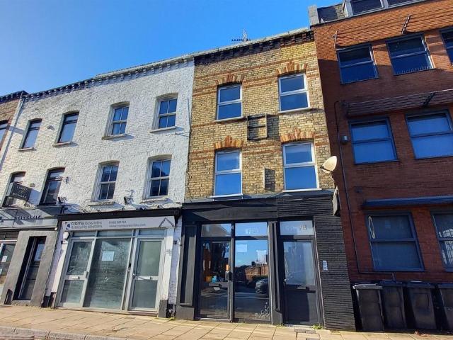 Flat for sale in Hampshire