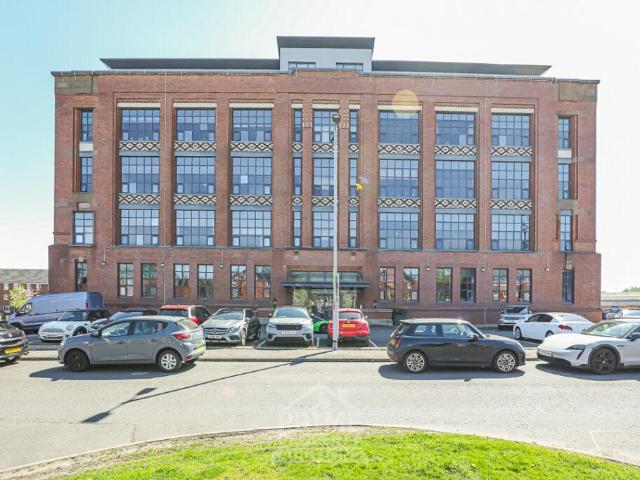 Flat for sale in Battlefield, Scotland