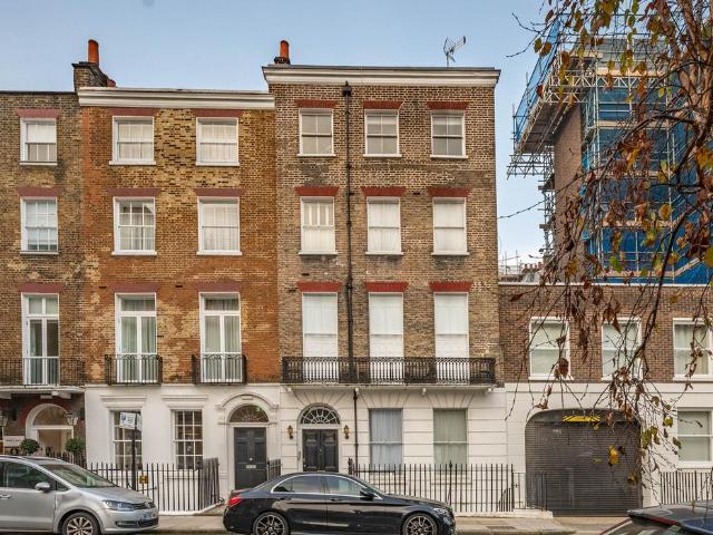 Flat for sale in Marylebone, Greater London