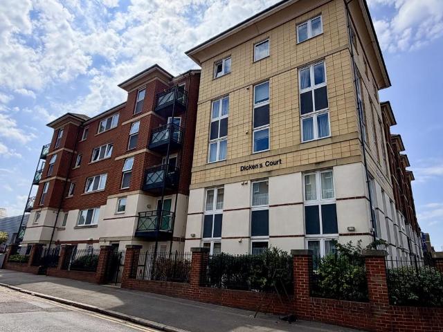 Flat for sale in Cliftonville West, Acol