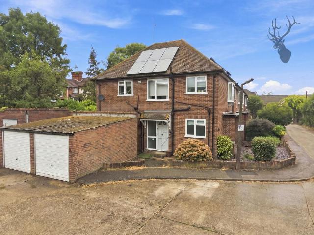 Flat for sale in Epping, Essex