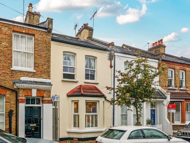 Flat for sale in Putney, Greater London