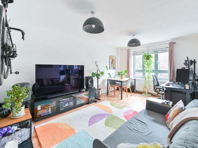 Flat for sale in St Martins Estate, Greater London