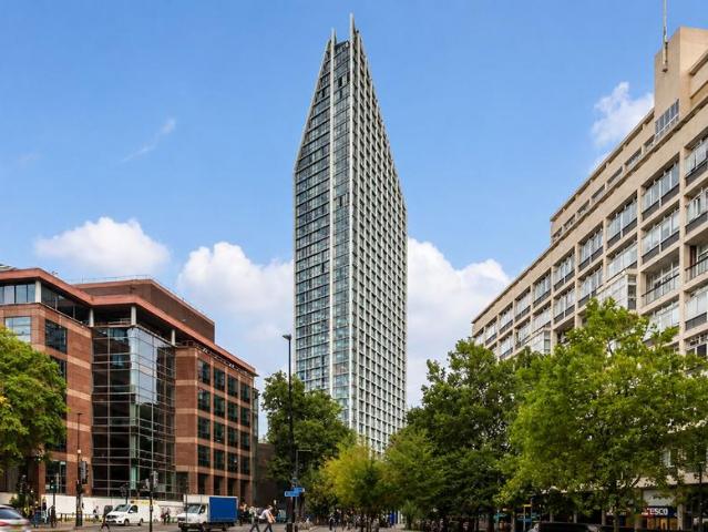 Flat for sale in Elephant and Castle, Greater London