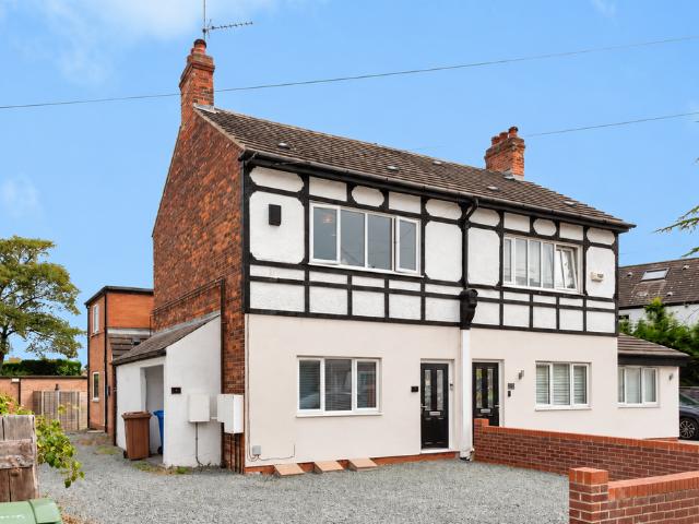 Flat for sale in New Village, Cottingham