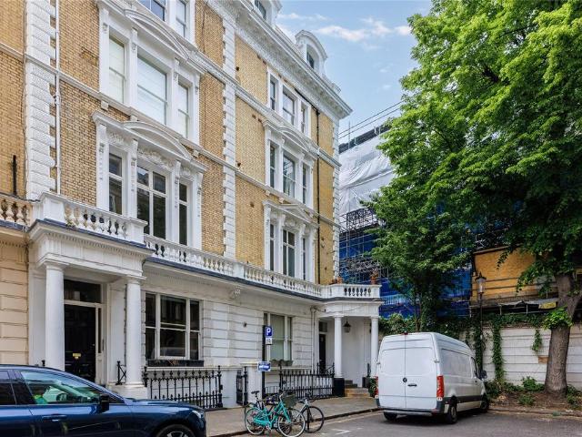 Flat for sale in Notting Hill, Greater London